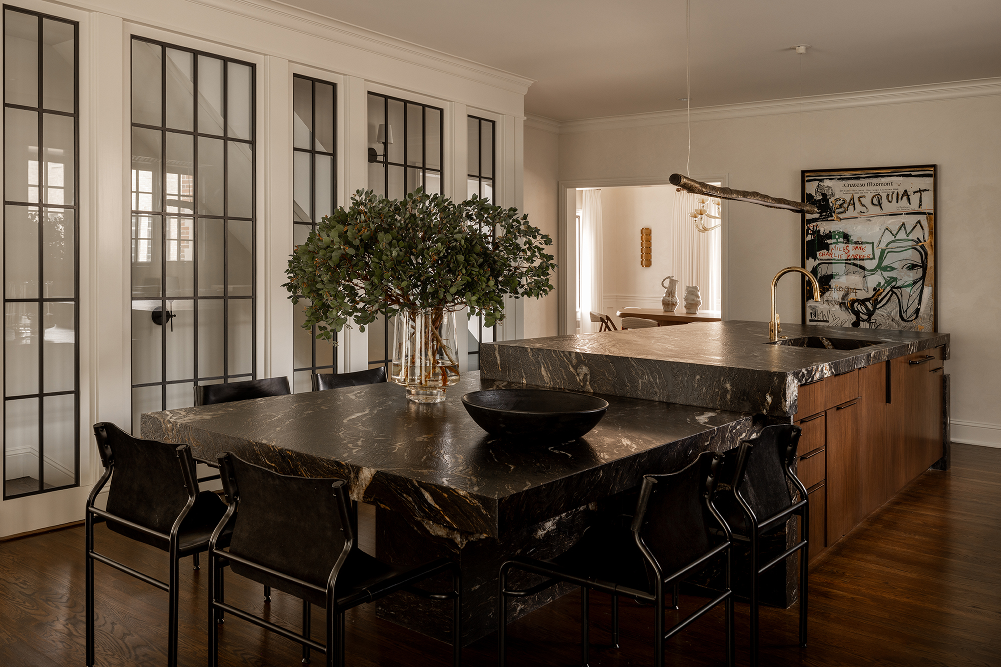 Michael-del-Piero-Interior-Design-Glencoe-Modern-Kitchen-Island